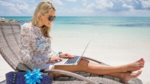 What Are The Laws For A Paid Vacation? How Can You Get Paid On Your Vacation At Your Job?