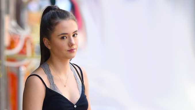 Lily Mo Sheen Net Worth 2022