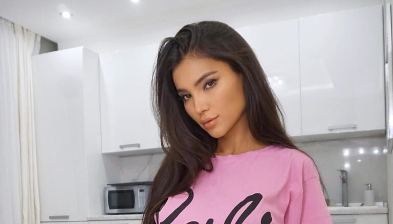 Sveta Bilyalova Net worth 2022